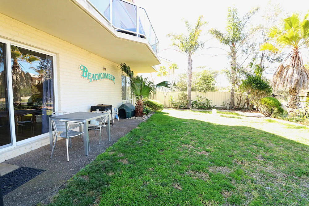 Beachcomber - Unit 1 Pet Friendly Apartments Located On Fishpen - Pambula