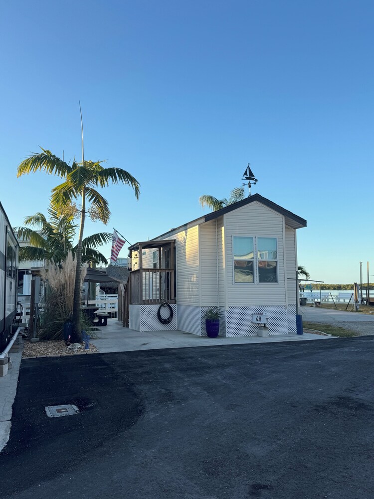 Waterfront 2 Bedroom 1 Bath With Boat Slip - Karibik