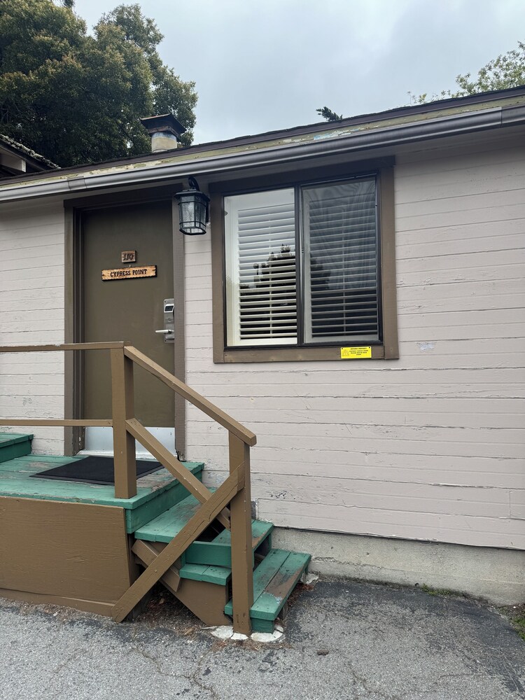 One Bedroom Suite Cottage - Carmel-by-the-Sea, CA