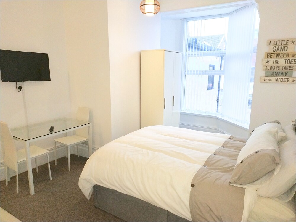 Studio For 2 (Ground Floor) In Fashionable North Shore - Blackpool