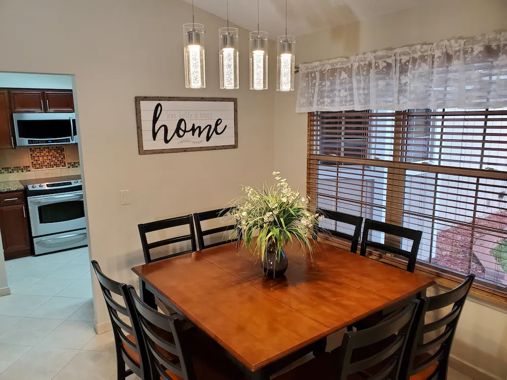 Contemporary Single House Located In A Quiet, Safe, & Beautiful Neighborhood. - Jacksonville, FL