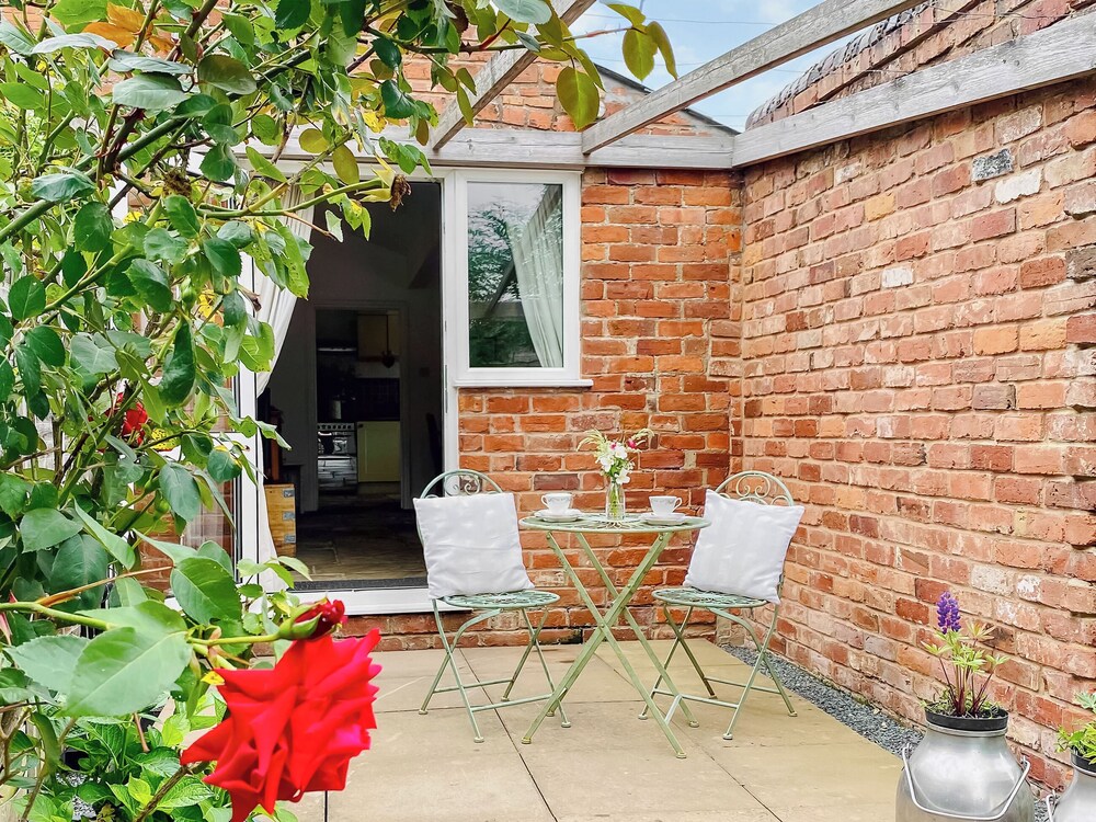 1 Bedroom Accommodation In Earl&rsquo;s Croome, Near Great Malvern - Worcester, UK