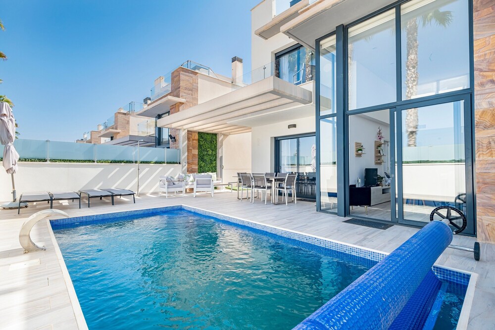 Belle - Cabo Roig