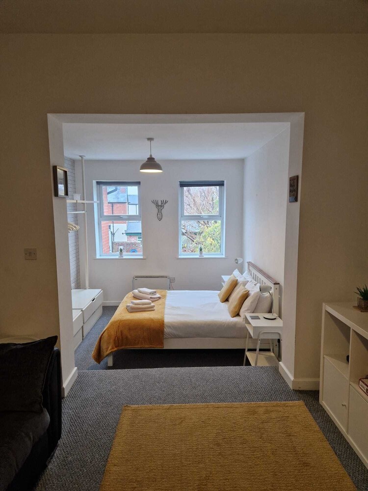 Hereford City - Victory Apartment - Modern Studio In Vibrant Popular Area Of Hereford - Hosted By Rentmyhouse - 헤리퍼드