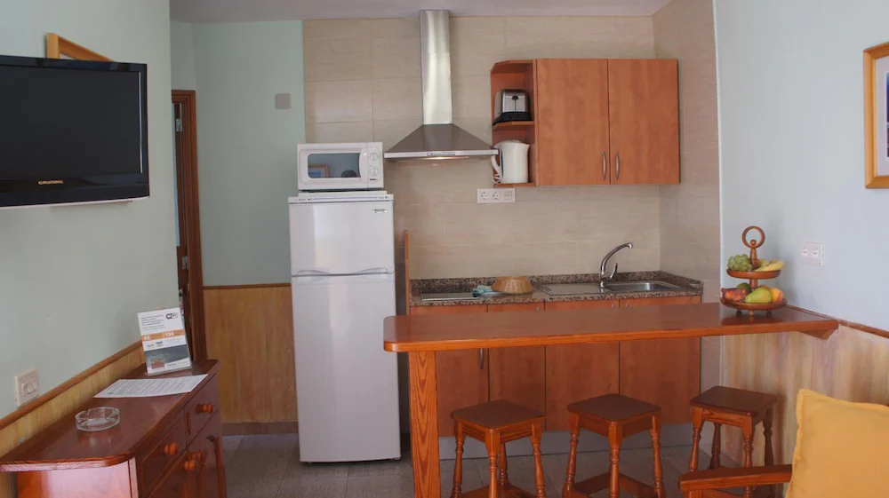 1 Bedroom Double Bungalow full double bed