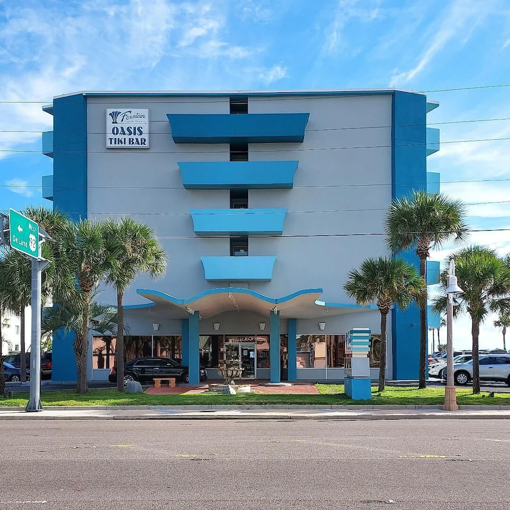 Ocean View Suite With Full Kitchen - Daytona Beach, FL