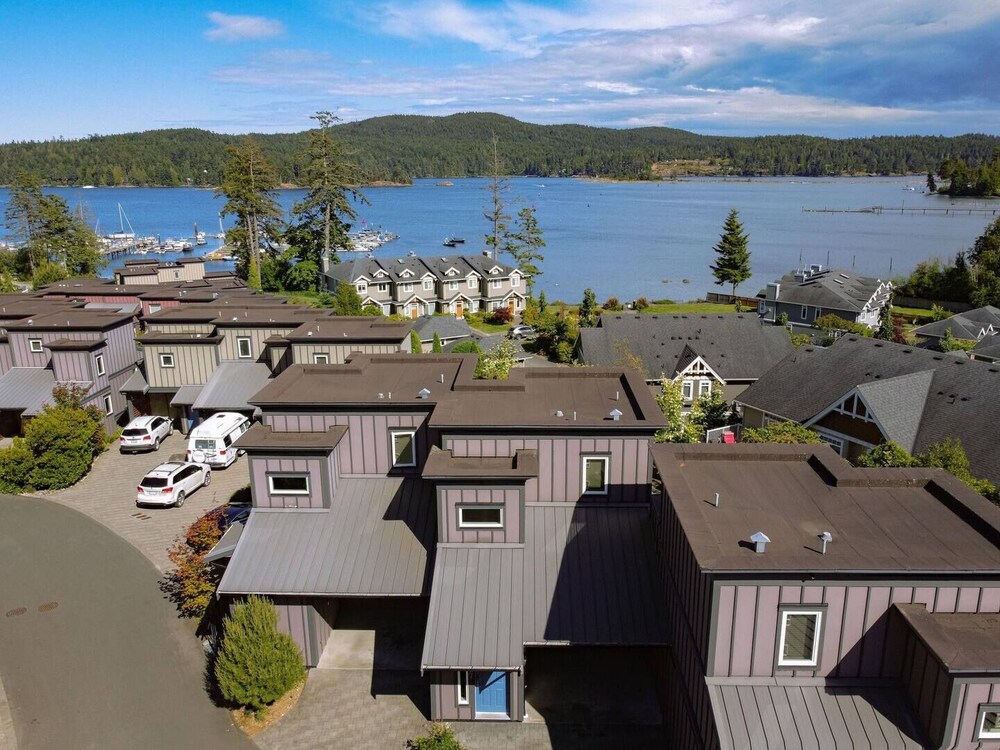 2 Bedroom Sooke Townhome - Sooke