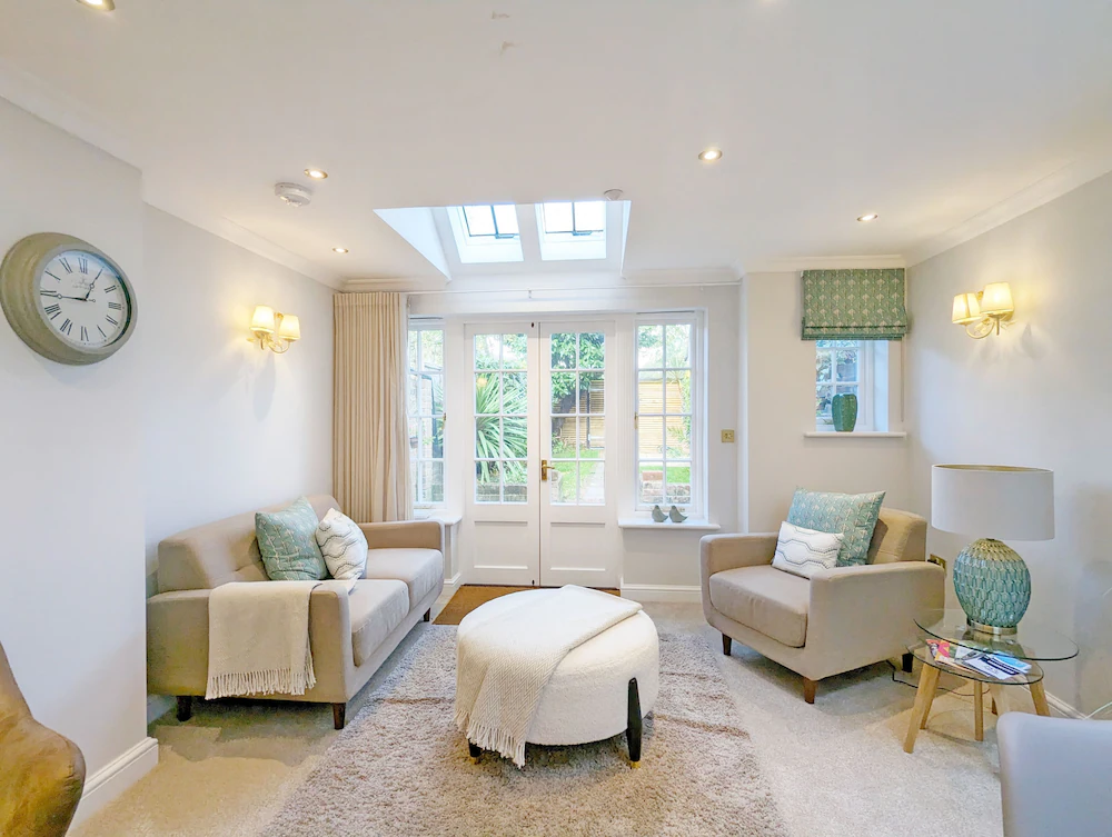 St Pancras - Chichester  -  A Town House That Sleeps 6 Guests  In 3 Bedrooms - Chichester