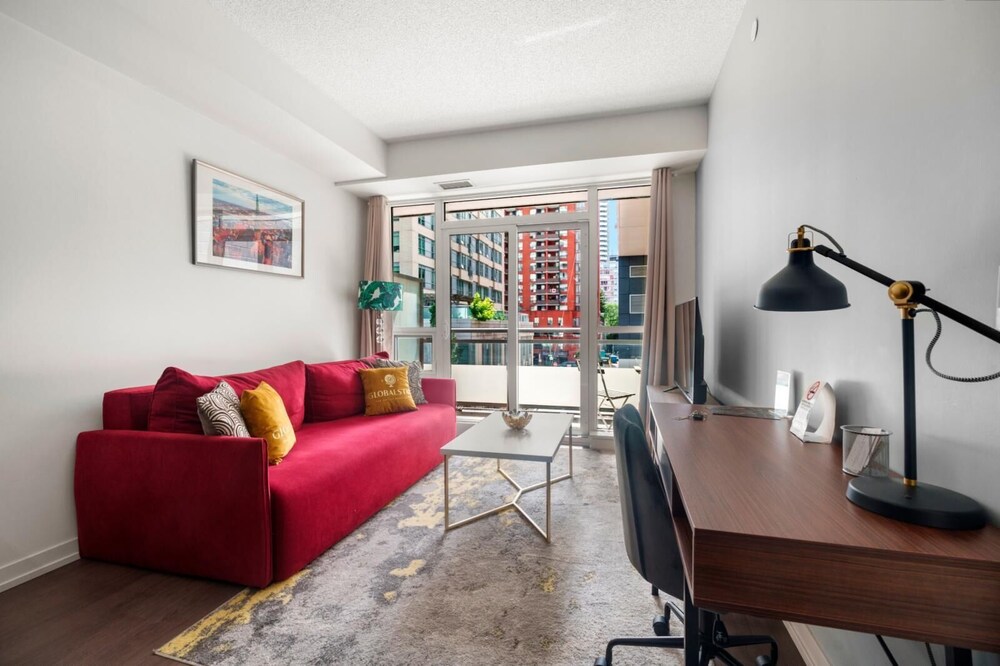 Modern Apartments 2br 2ba Lillian St With Balcony - Toronto