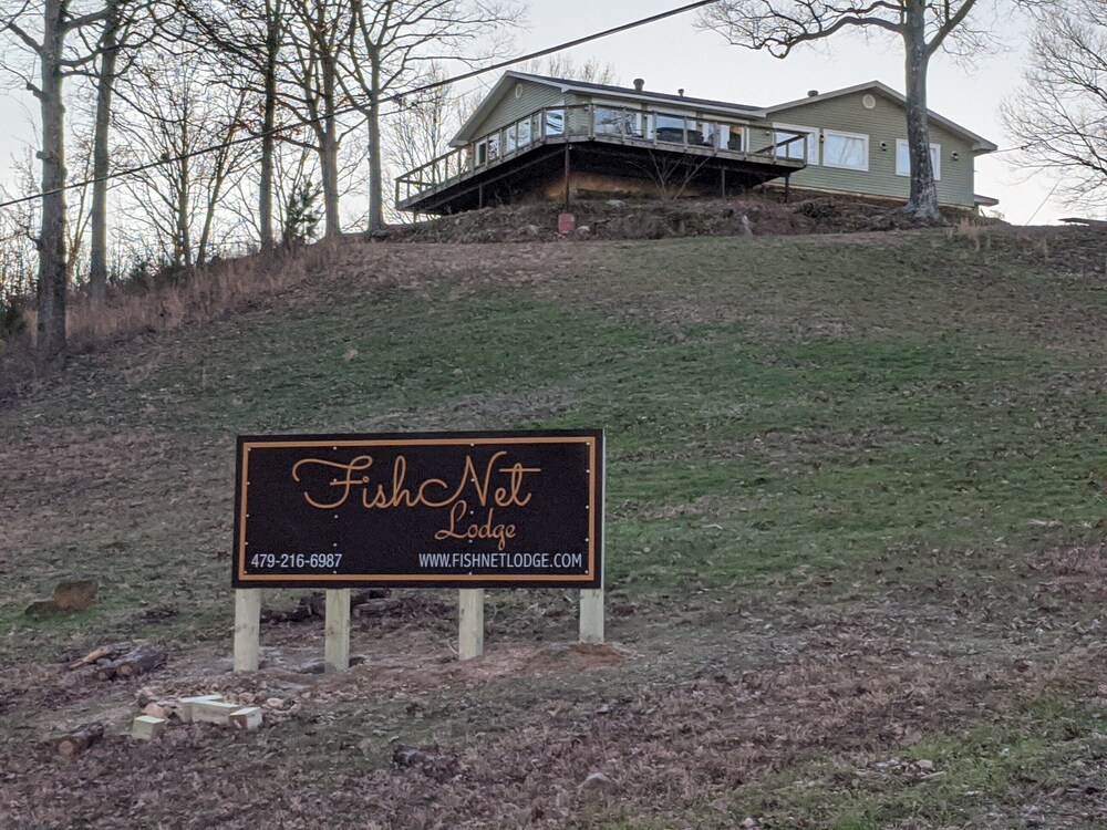 Fish Net Lodge Vacation Home   Large Home With Great Veiws - Mena, AR