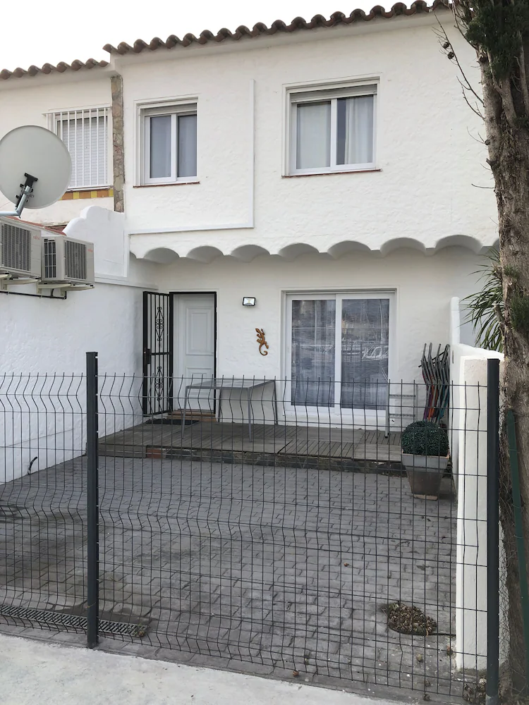 House On Port With Garden-mooring Possible-santa Margarida Rosas - Roses