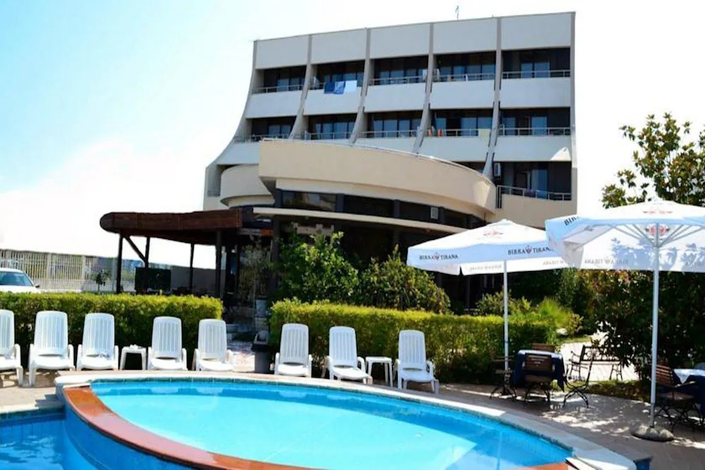 Deluxe Double room with balcony and with sea view full double bed