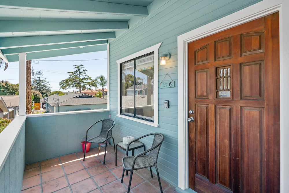 Walk To The Beach-- Cute 2 Bedroom Condo - Carpinteria, CA