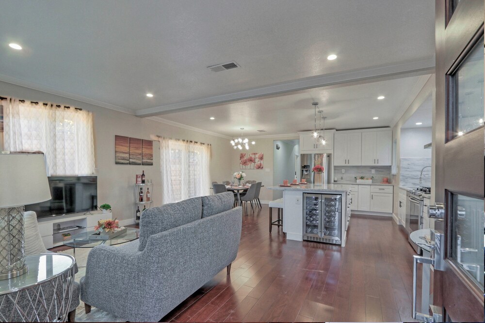 Spacious 4 Bd 4 Ba Home Close To All The Best Of San Jose - San Jose, CA