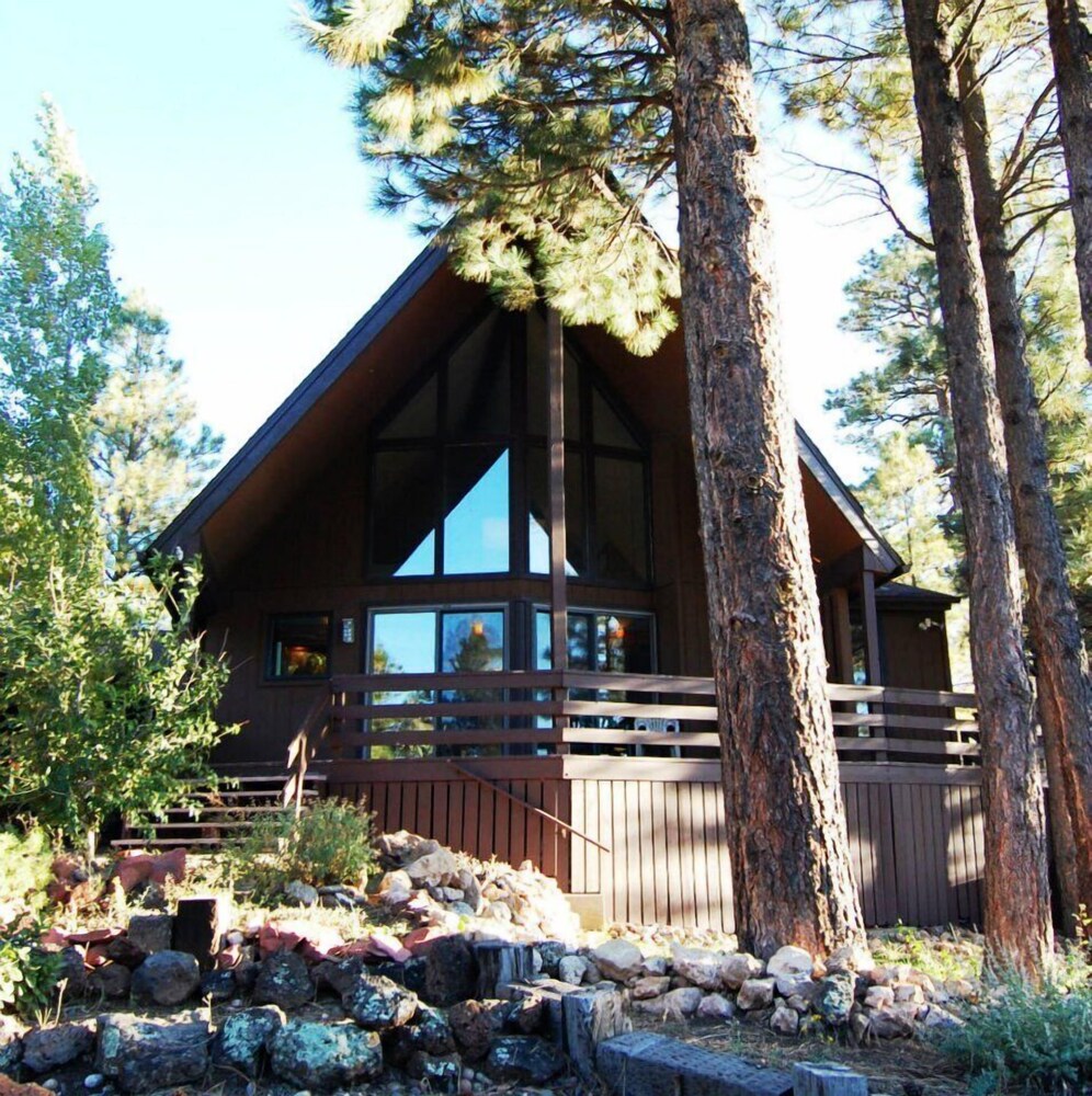 Majestic Mountain Chalet With Deck And Hot Tub - Flagstaff, AZ