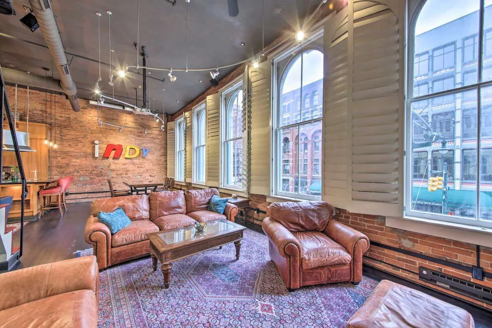 Luxury Downtown Loft - Walkable To Everything! - Indianapolis, IN