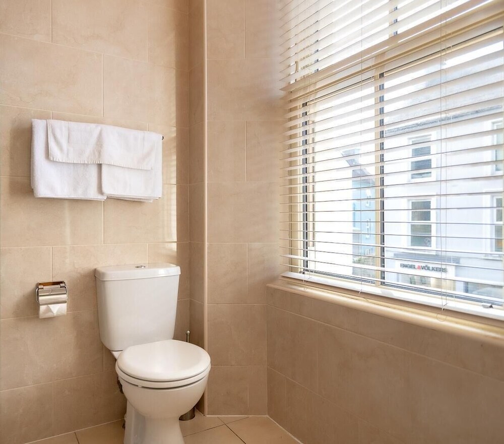 A 2 Bed Apartment That Sleeps 4 Guests  In 2 Bedrooms - Kenmare