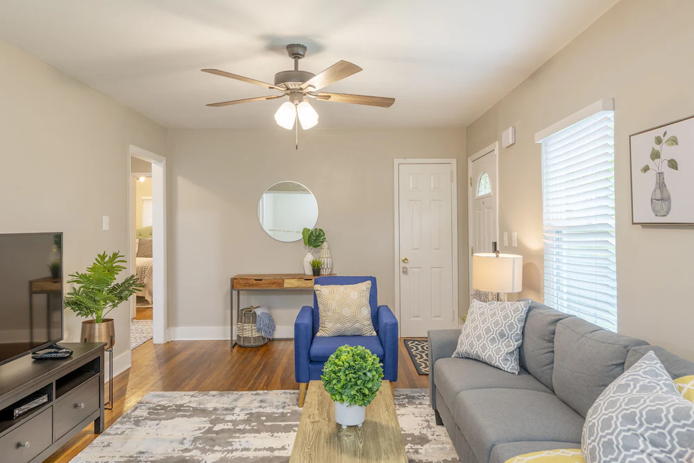 Modern Entire House Only 5 Miles From Truist Park. - Marietta, GA