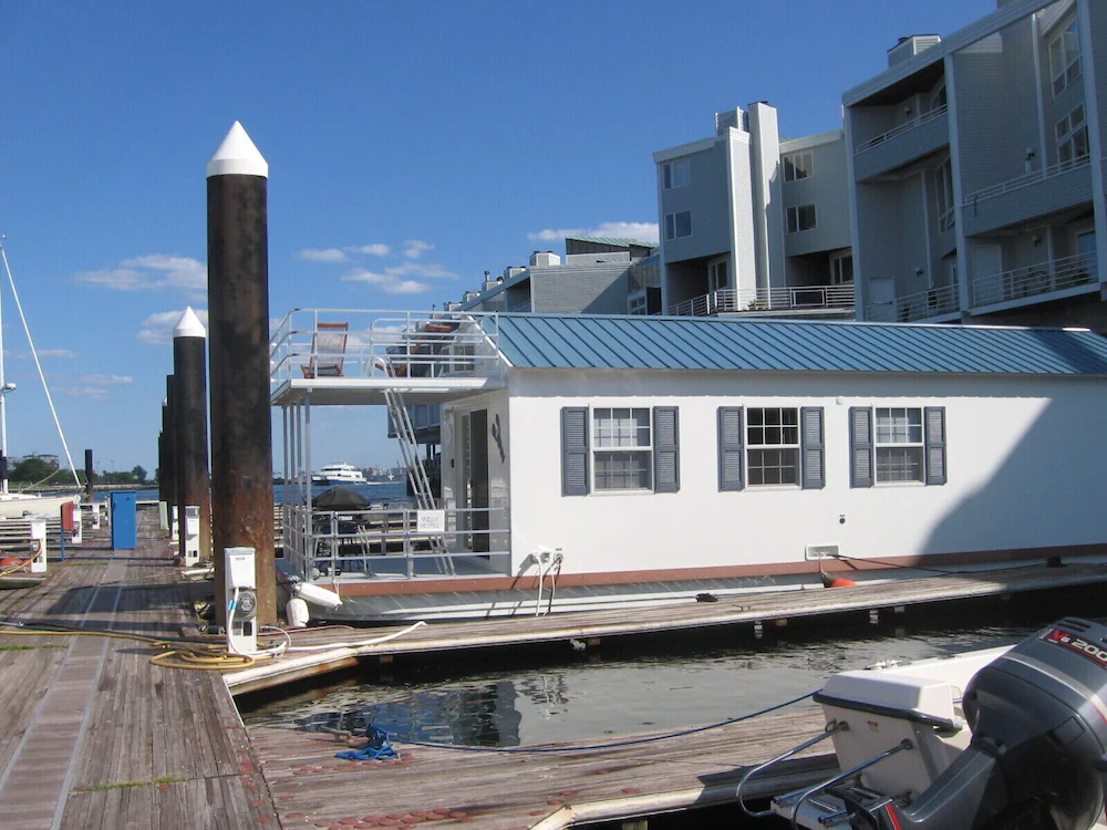 Houseboat In Boston Harbor Wifi A/c /Heat  Be Rocked To Sleep - Boston, MA