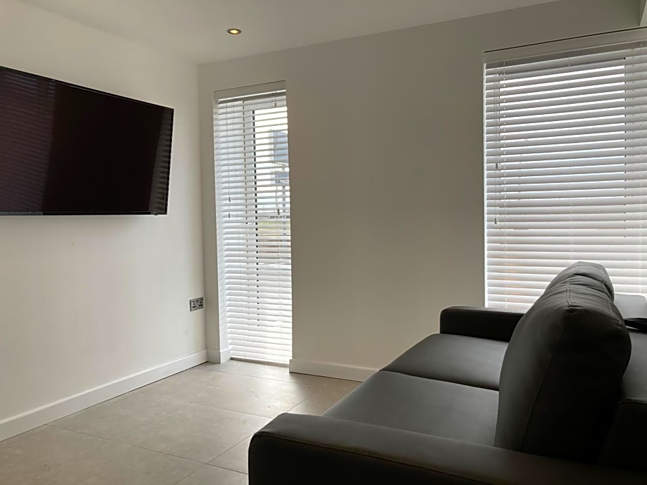 Double Suite full double bed