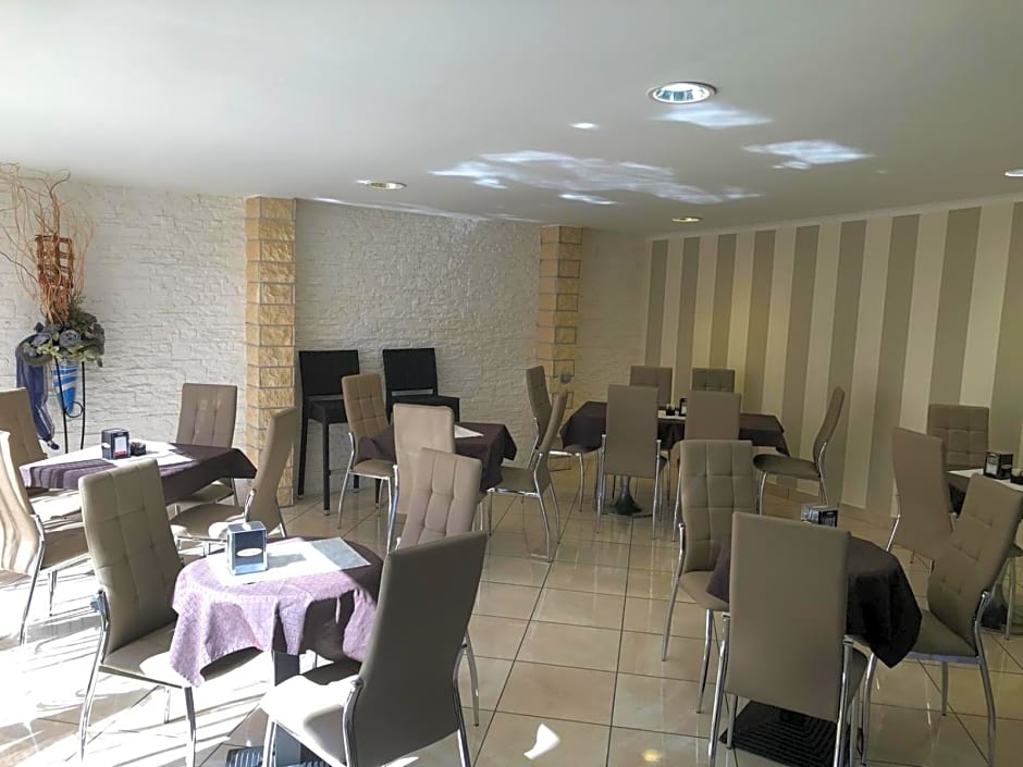 Standard Double room with balcony full double bed