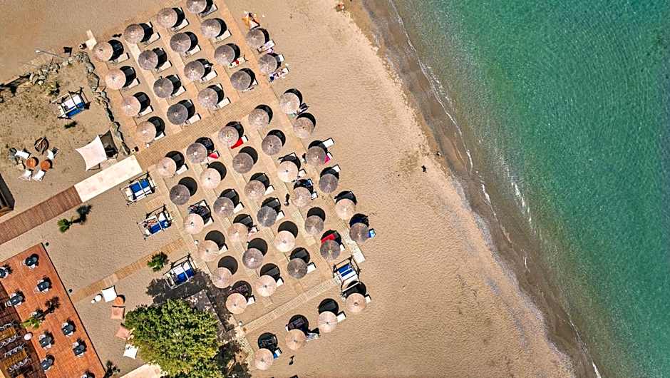 Double Junior Suite with partial sea view full double bed