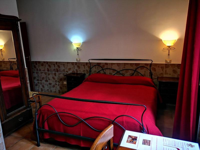 Standard Double room with courtyard view full double bed
