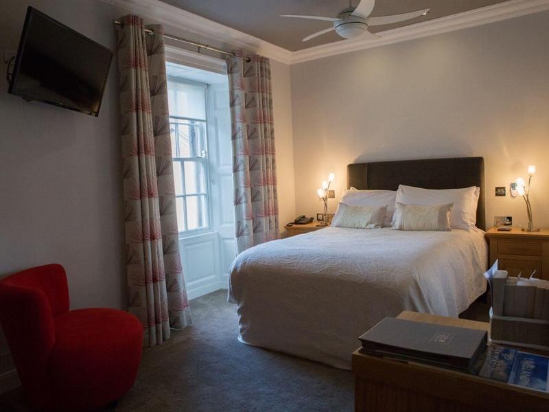 Deluxe Double Bungalow full double bed