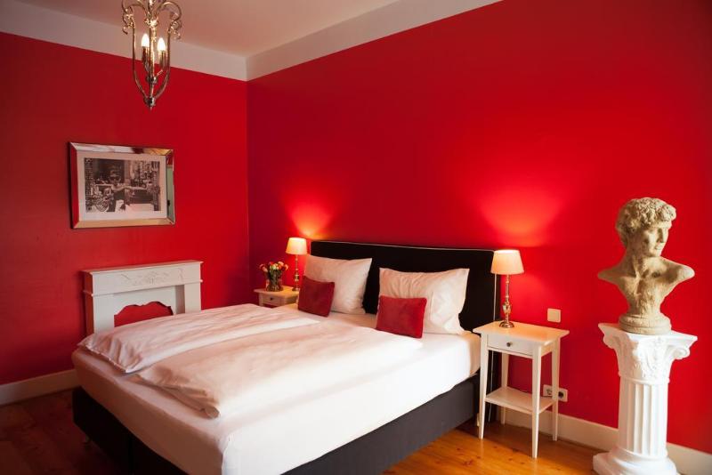 Deluxe Double room with balcony full double bed