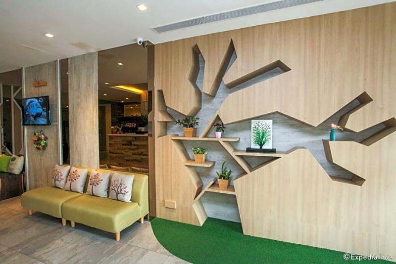 Champion Hotel exterior