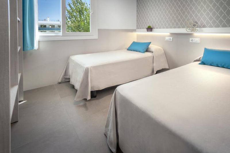 2 Bedrooms Quadruple Apartment with balcony and with city view