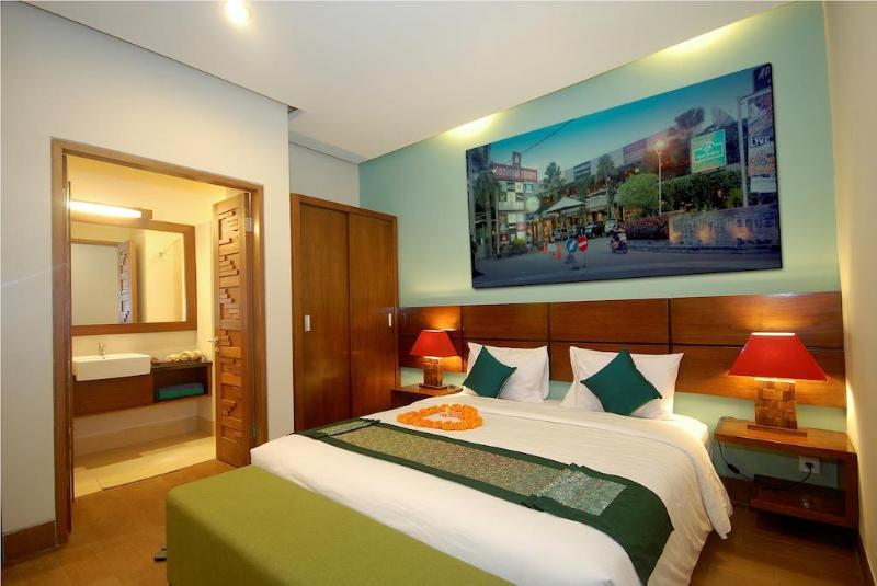 1 Bedroom Double Suite with garden view full double bed