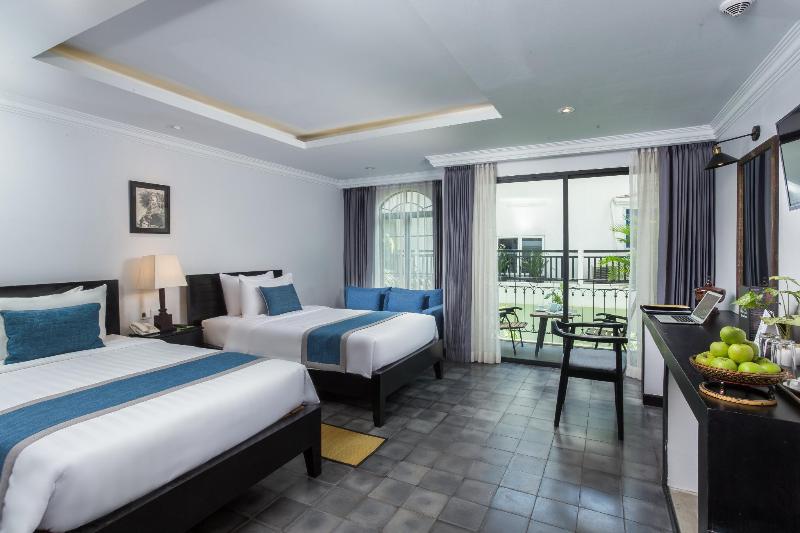 5 Bedrooms Standard Triple room