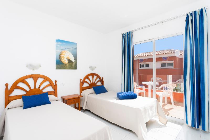 Double Duplex room with garden view twin beds