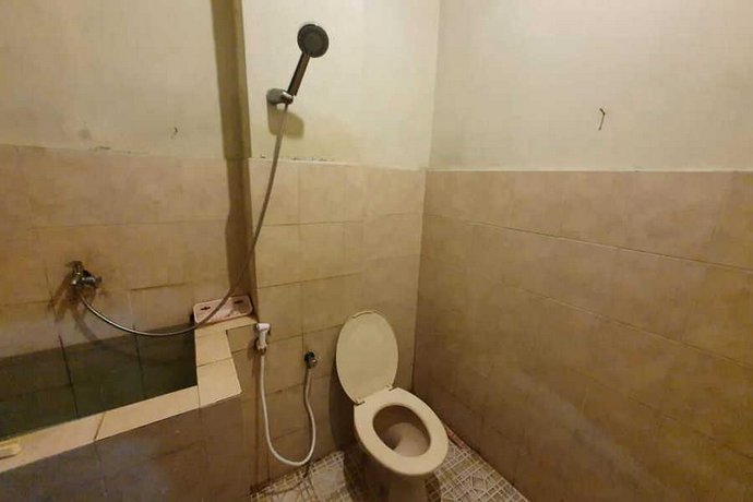 Cakra Homestay Solo RedPartner exterior