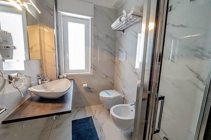 Double Suite with balcony full double bed