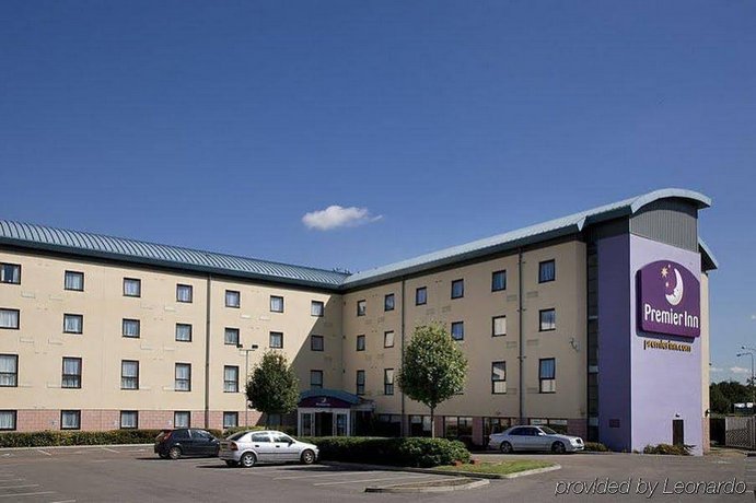 Premier Inn Thurrock West hotel exterior