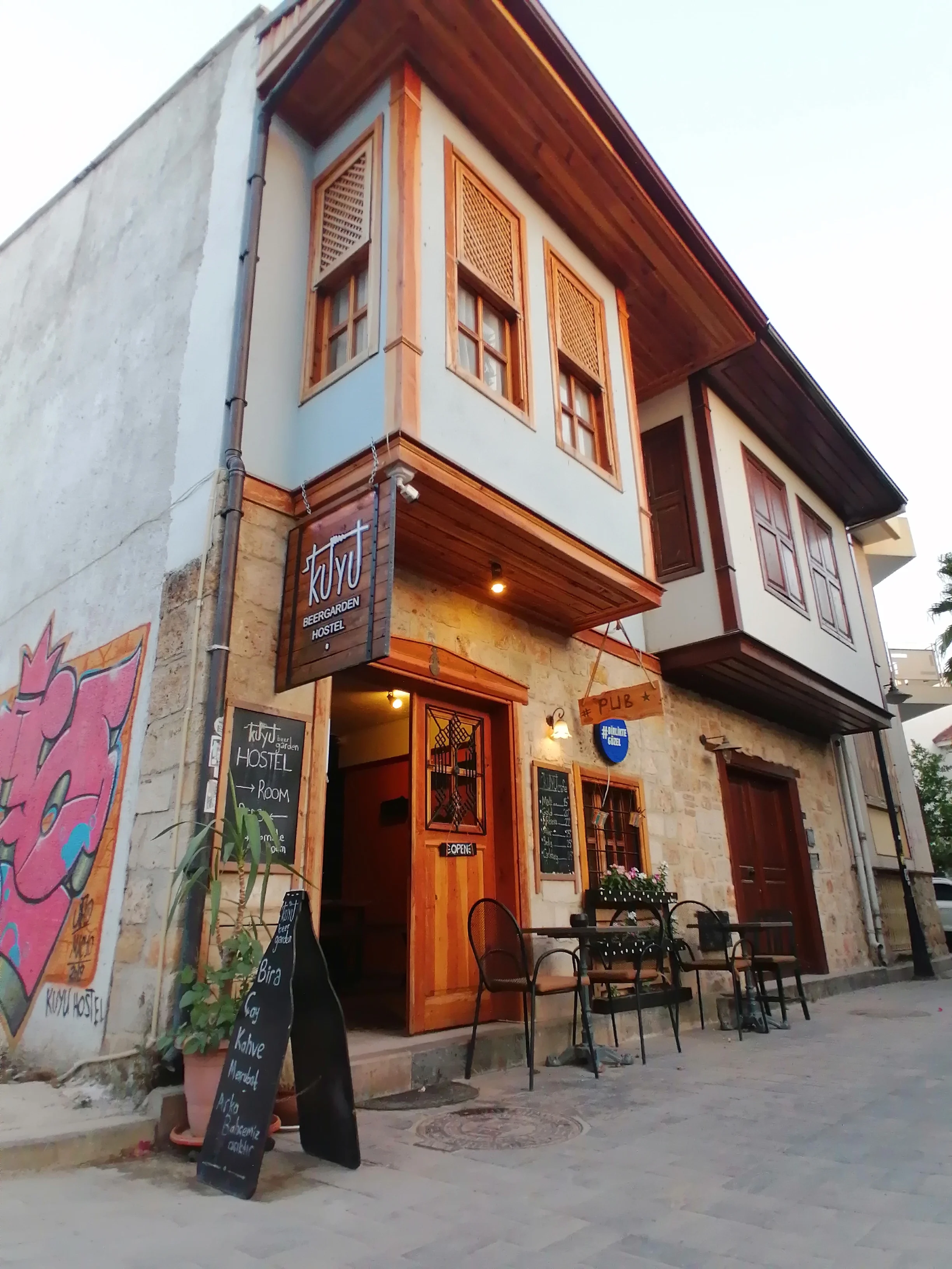 Kuyu Beergarden Hostel - Antalya