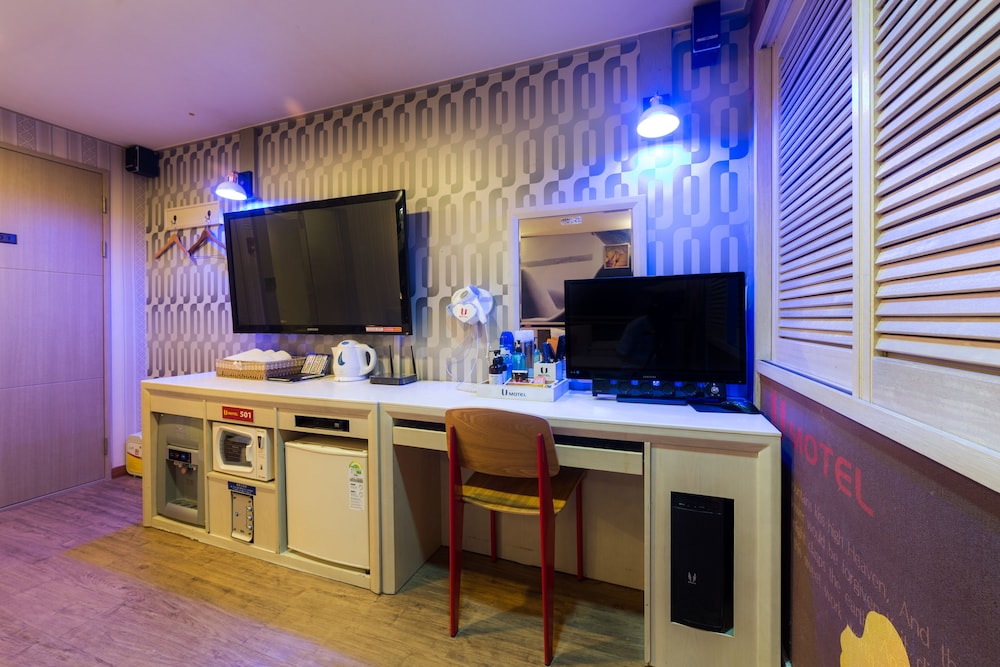 Deluxe Triple room twin beds