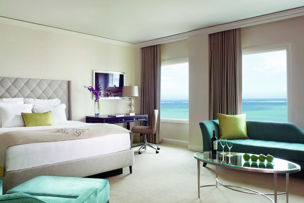 1 Bedroom Executive Double Suite full double bed