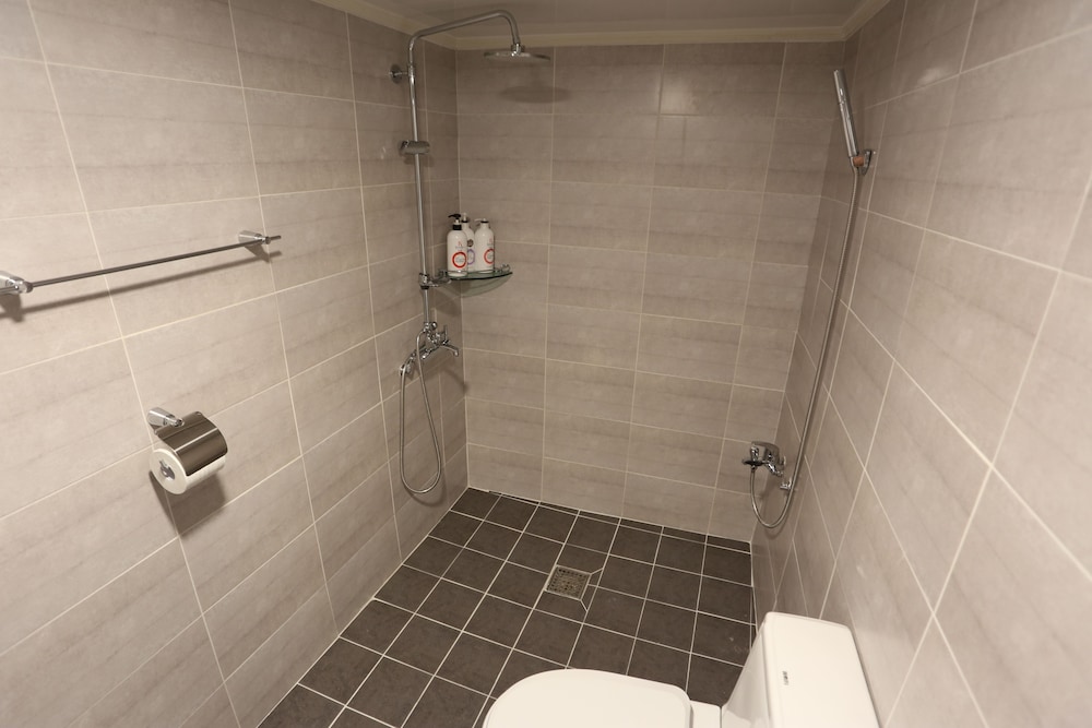 1 Bedroom Economy Single room single bed