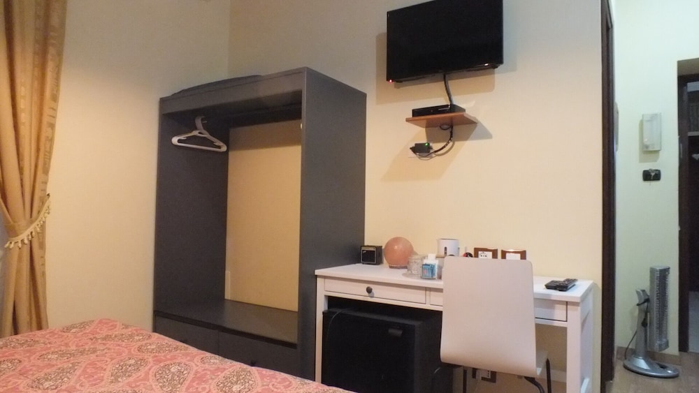 Classic Triple room single bed