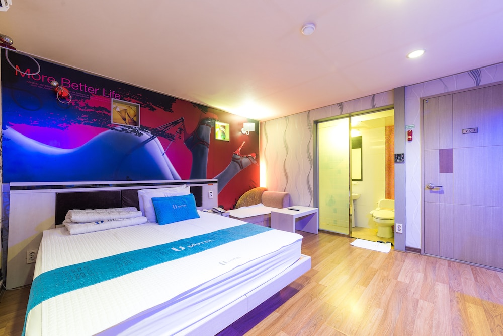 Deluxe Single room single bed