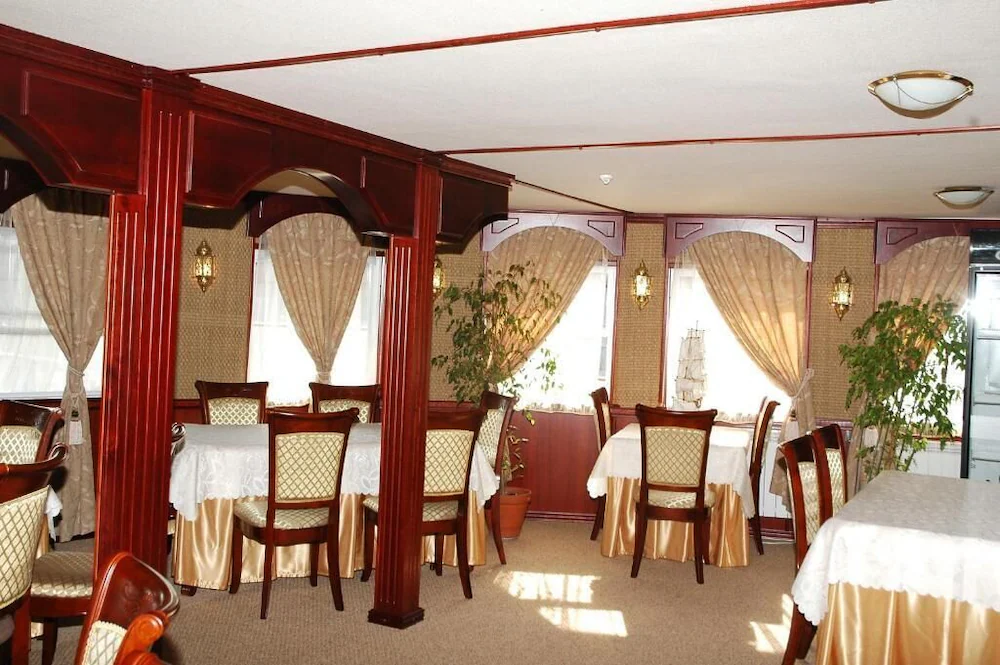 Standard Single room full double bed