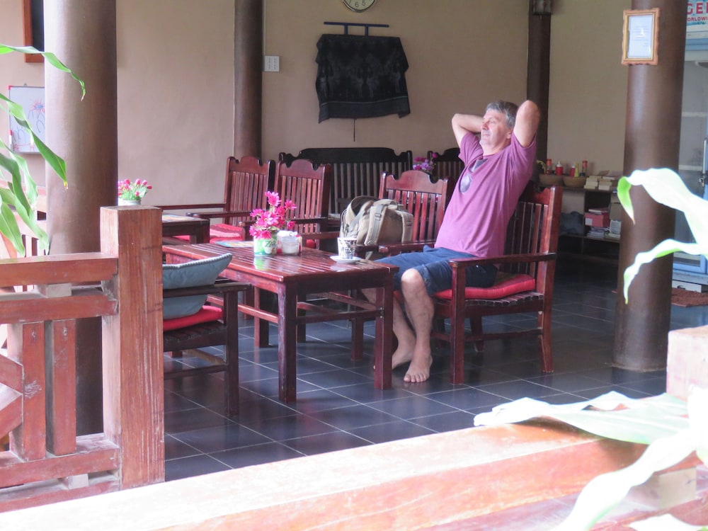 Namsong Bridge Bungalows laos exterior