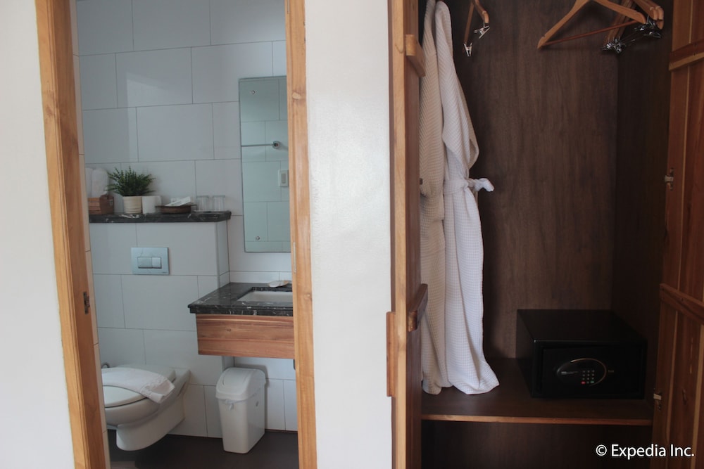 Mangrove Resort Hotel - Bataan