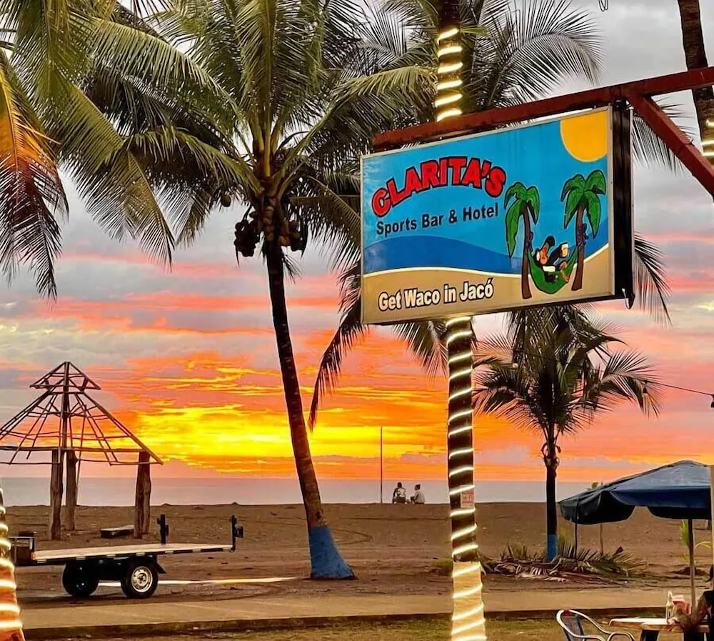 Clarita's Beach Bar & Resort - Jaco