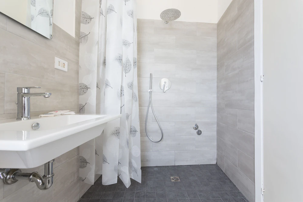 1 Bedroom Standard Single room full double bed