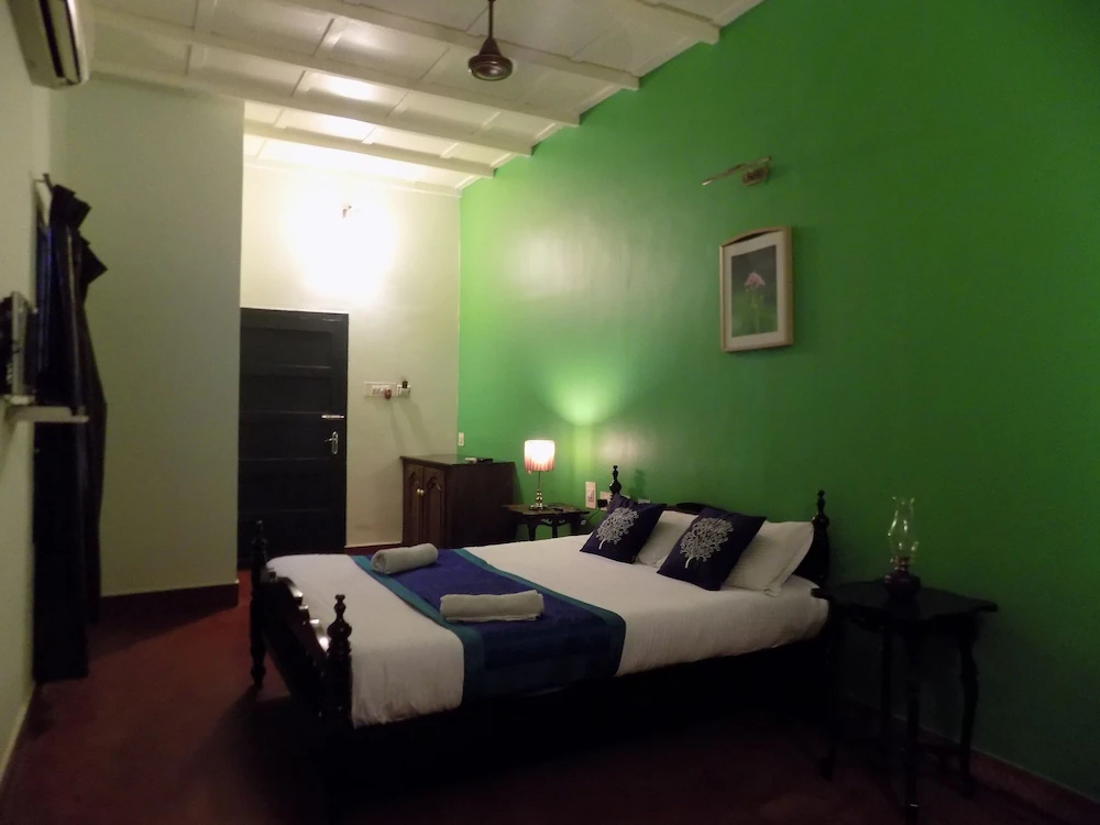 Elphinstone Residency exterior