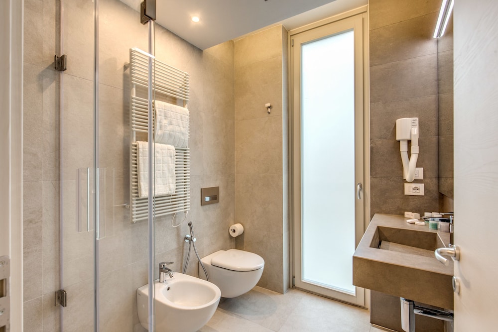 Sunrise Palace Luxury Apartments exterior